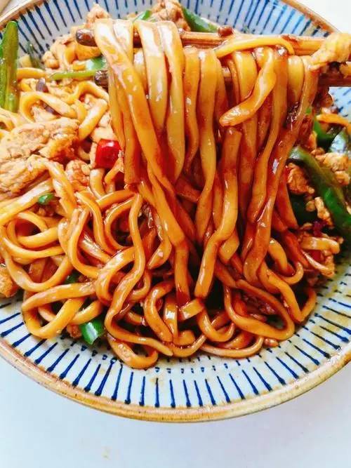 Lo Mein With Egg (鸡蛋捞面)